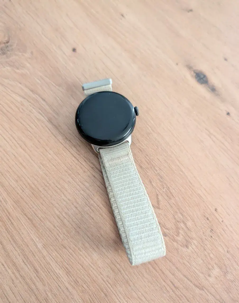 Google Pixel Watch 3 – 45mm (s textilním řemínkem)