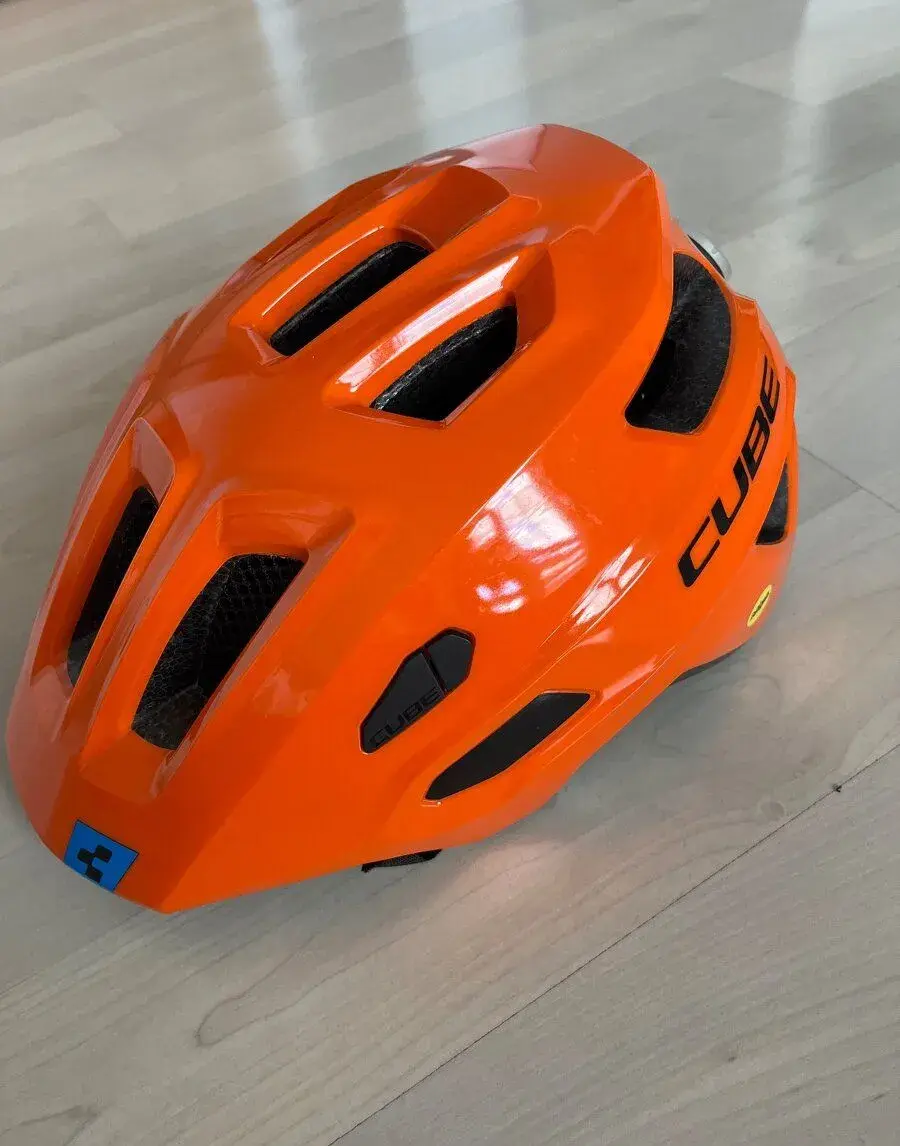 Helma CUBE ACTIONTEAM