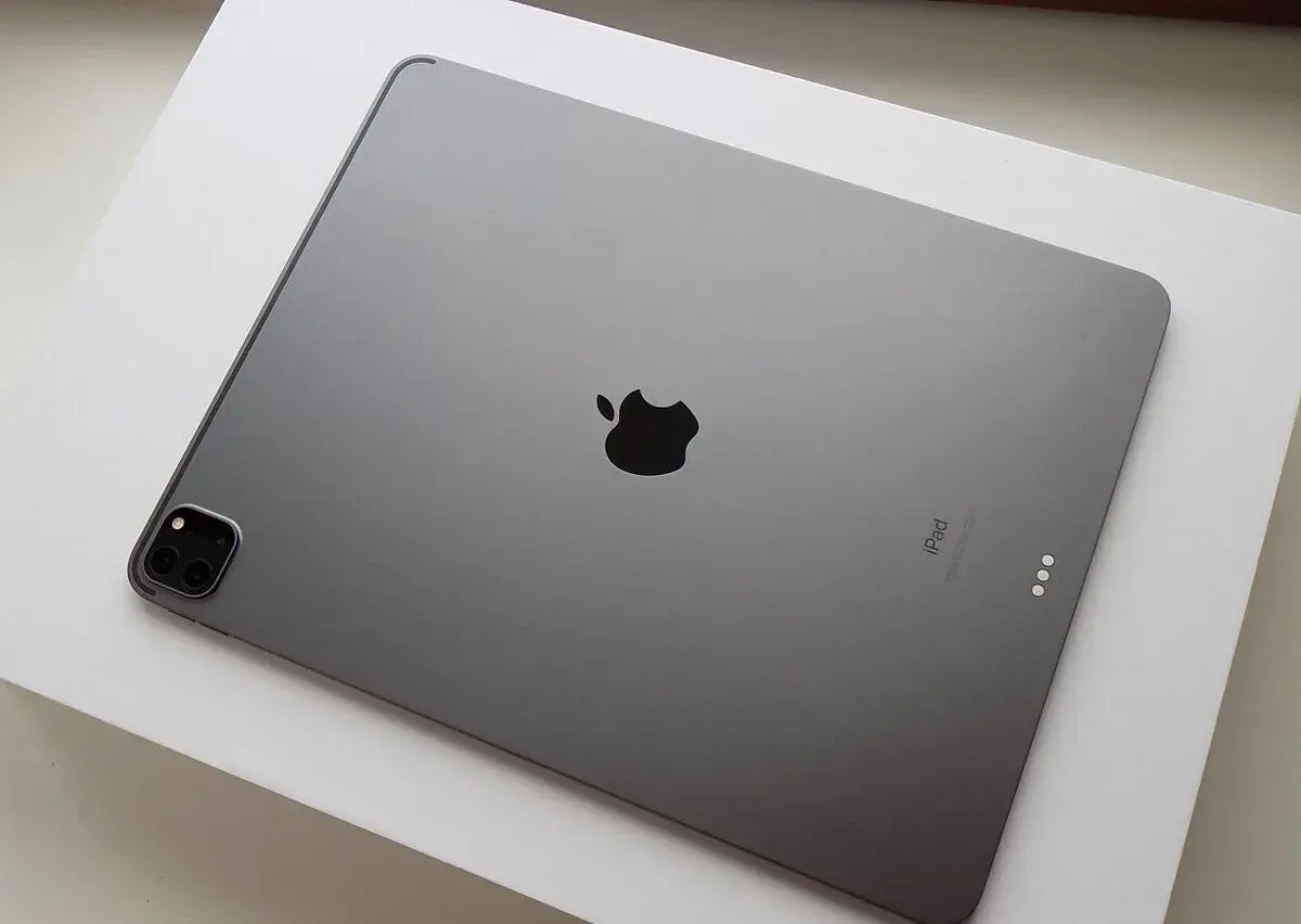 Apple iPad Pro 12,9" (2021) M1 128GB Vesmírně šedý - ZÁRUKA