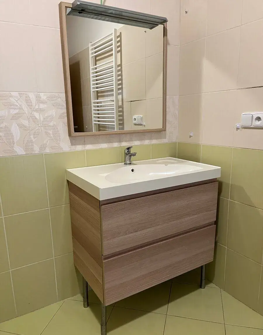 Koupelnová skříňka Ikea