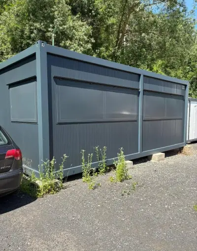 Prodejní stánek o rozměru 3 x 7 m - k odběru