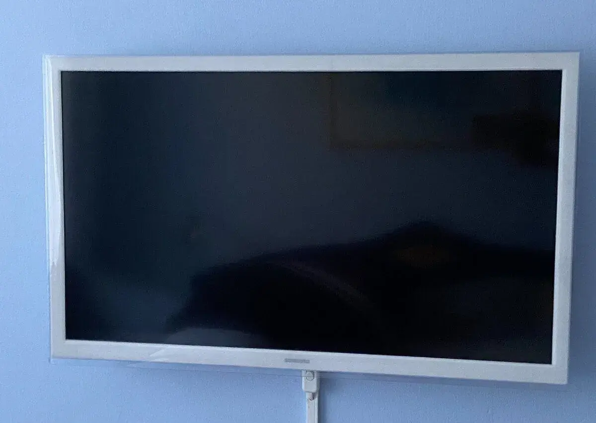 TV SAMSUNG - BÍLÁ - UE32F4510AW