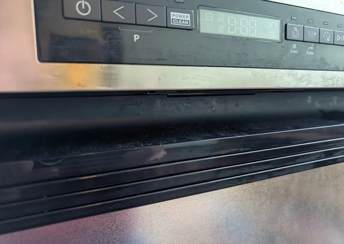 Půl roku stará myčka WHIRLPOOL WH7PC15B4M60