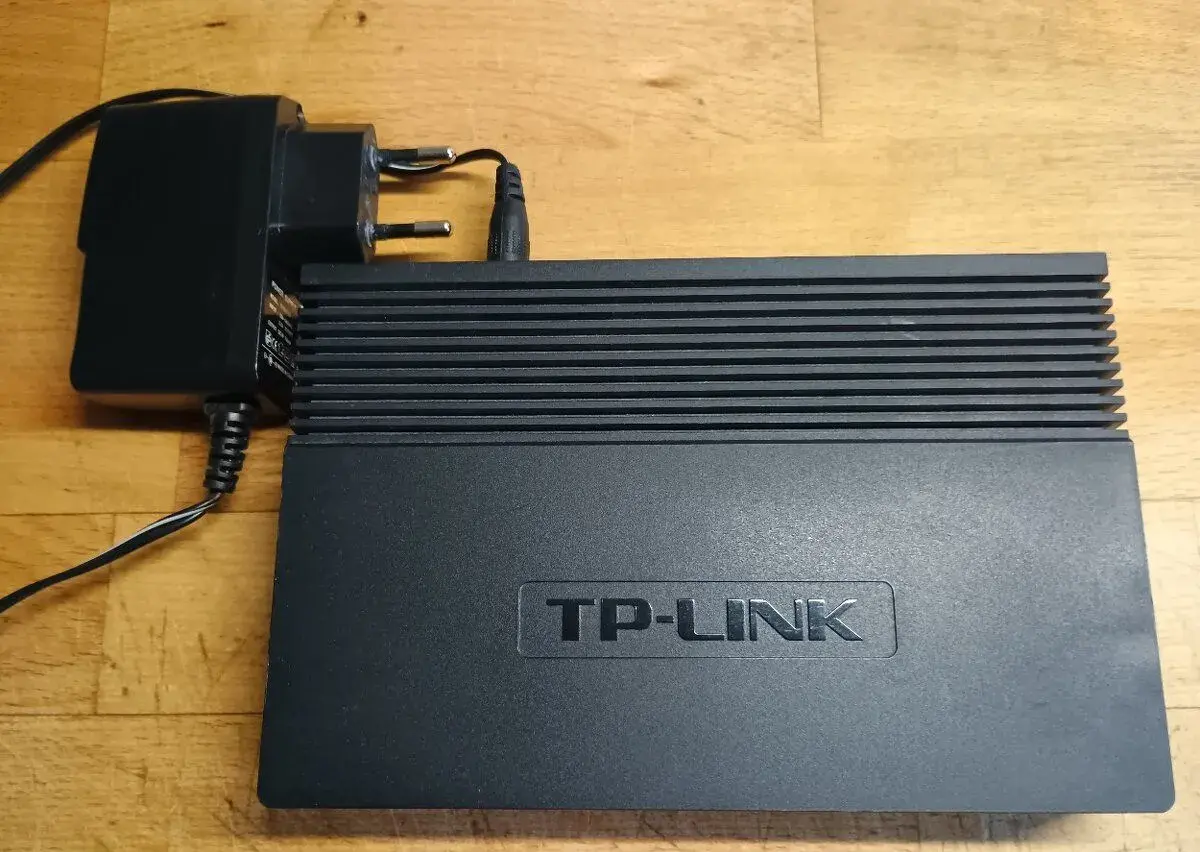 switch TP-Link TL-SG1005D