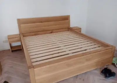 Dubová postel masiv