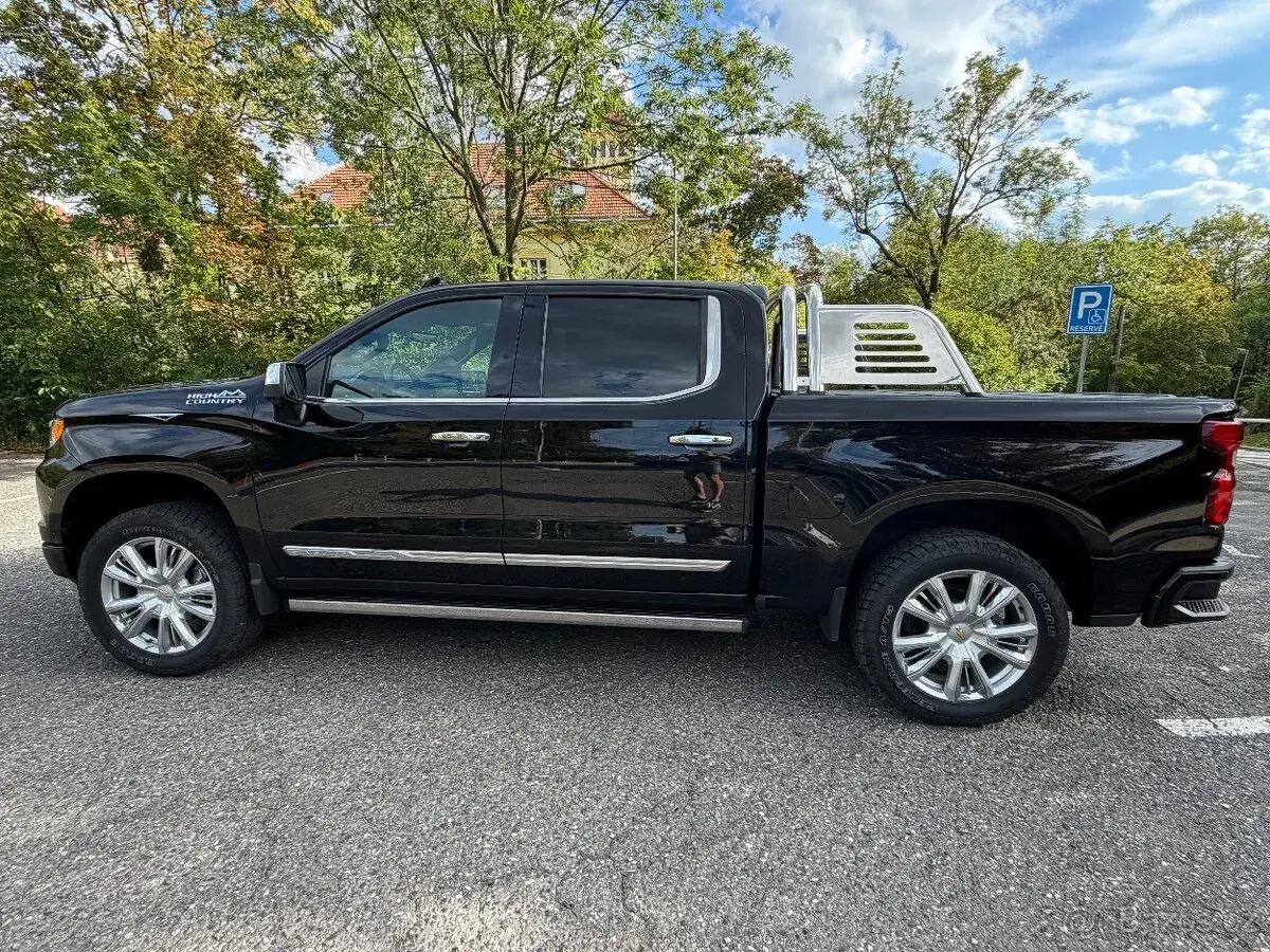 Chevrolet Silverado – 2025, 19 000 km