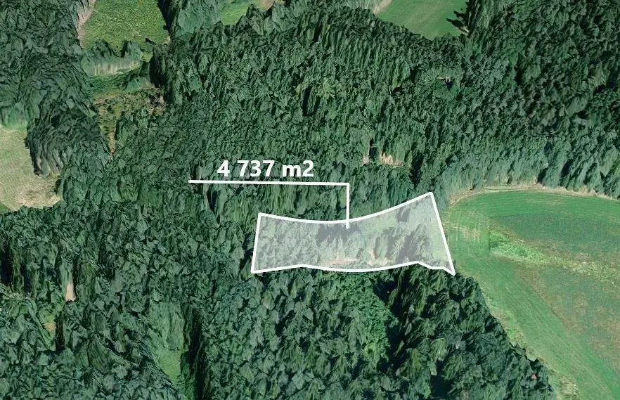 Les 4 737 m², Podíl 44 % o výměře 2 072 m²