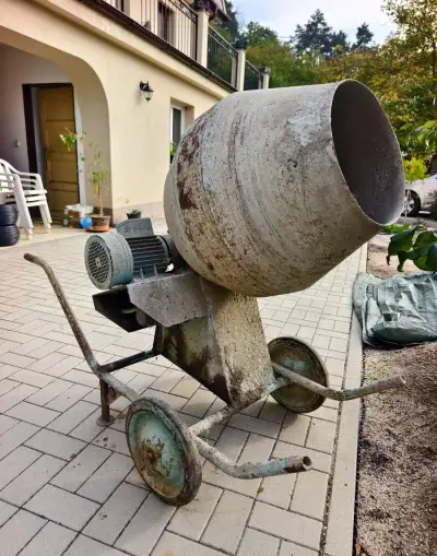 Stavební míchačka KOMO Béla n. p_typ KBM 50_funkční