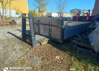 Kontejner s hydraulickou rukou