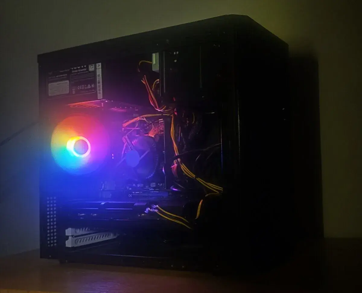 Herní PC - i5-9500, RX5700 XT 8GB (výkon mezi RTX 3060-4060)