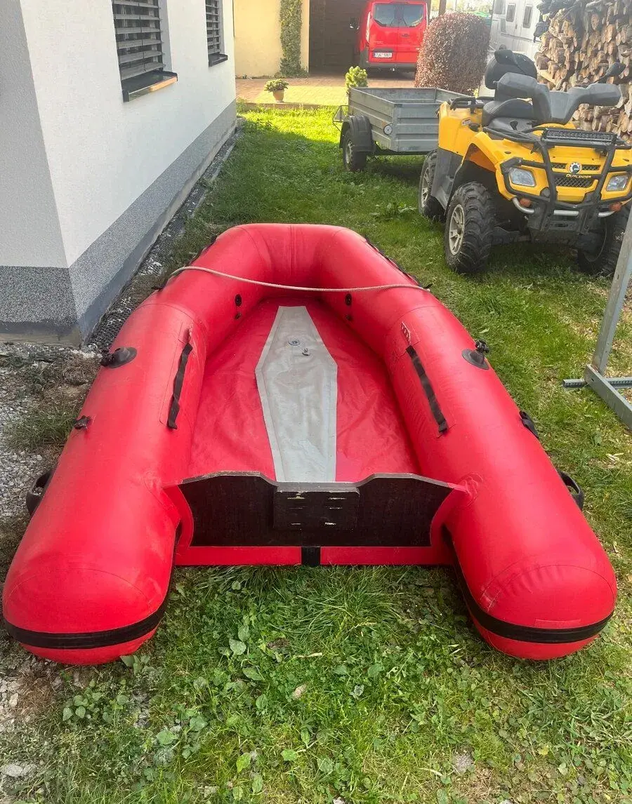 Nafukovací člun