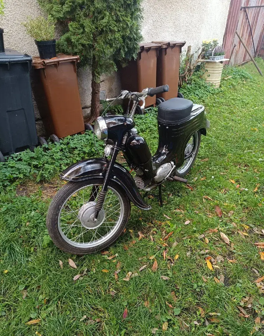 Jawa pionýr 555