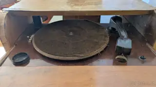 chlebnik gramofon na šelakové desky 78 ot. 110 V