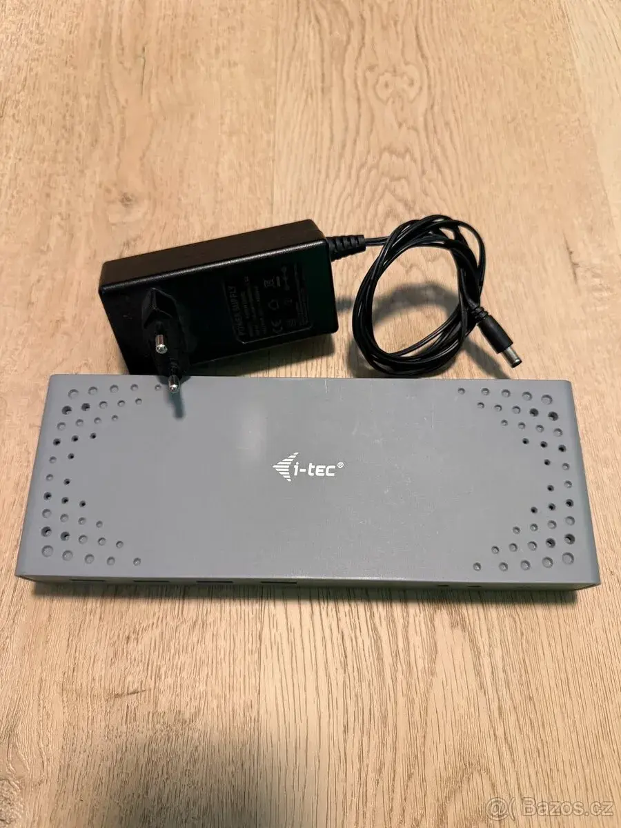 P> Dokovací stanice i-tec USB 3.0/USB-C