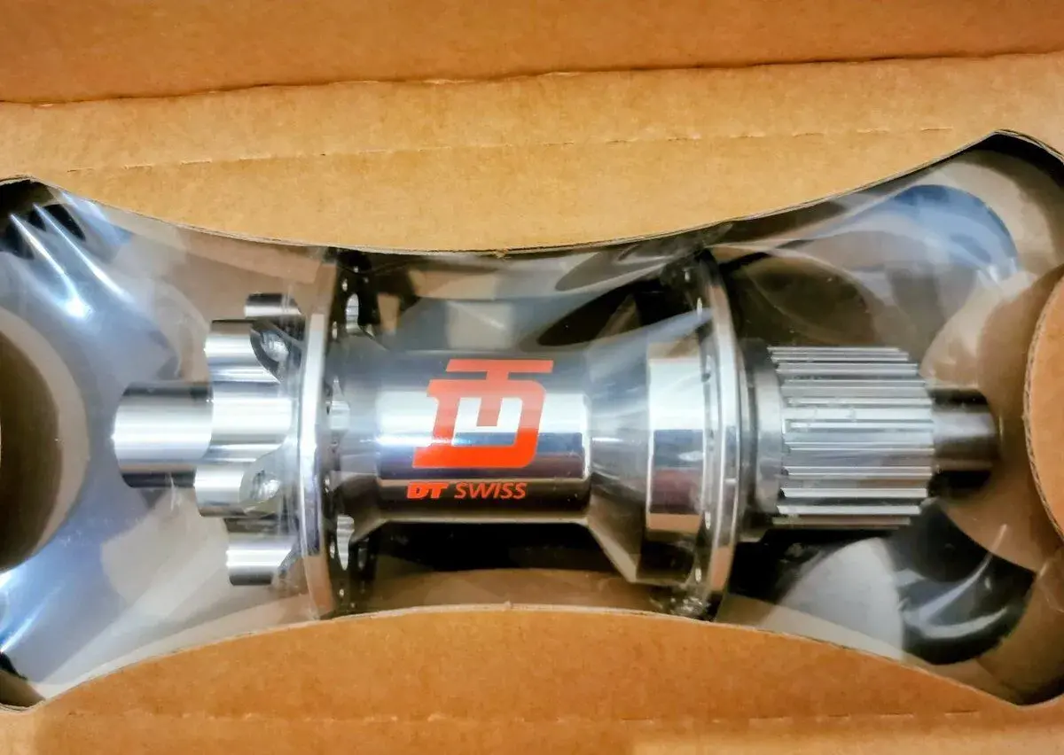 Zadní náboj DT Swiss 240 DEG limited