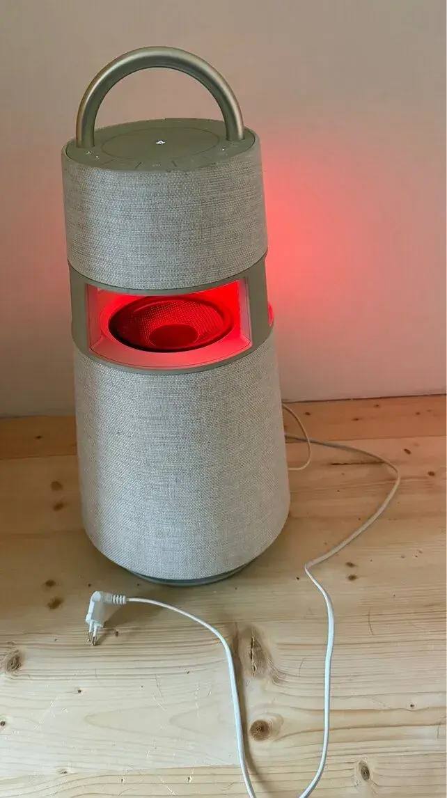 LG XBOOM 360 RP4BE – Bluetooth reproduktor, jako nový