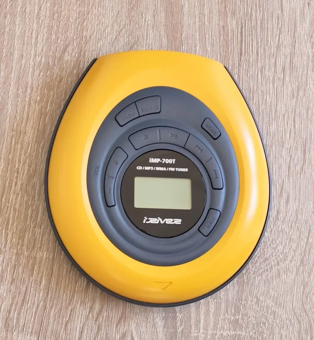 DISCMAN (CD PŘEHRÁVAČ) IRIVER iMP-700T S FM RÁDIEM