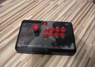 Joystick na arkádové hry