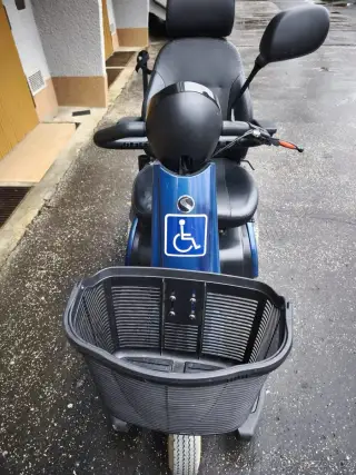 Tříkolový elektrický skútr Sterling Elite 2 Plus XS