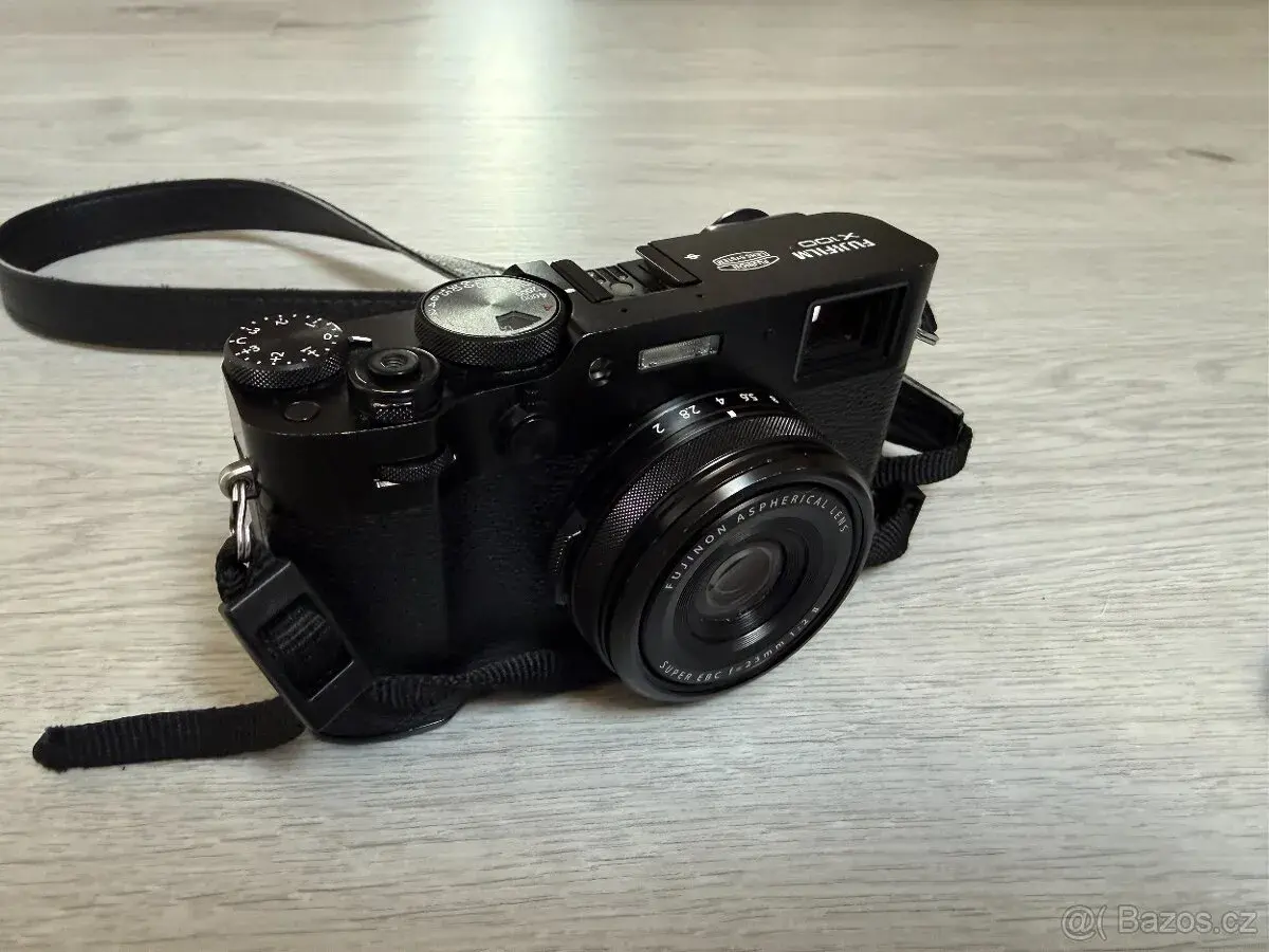 FUJIFILM X100VI Černý