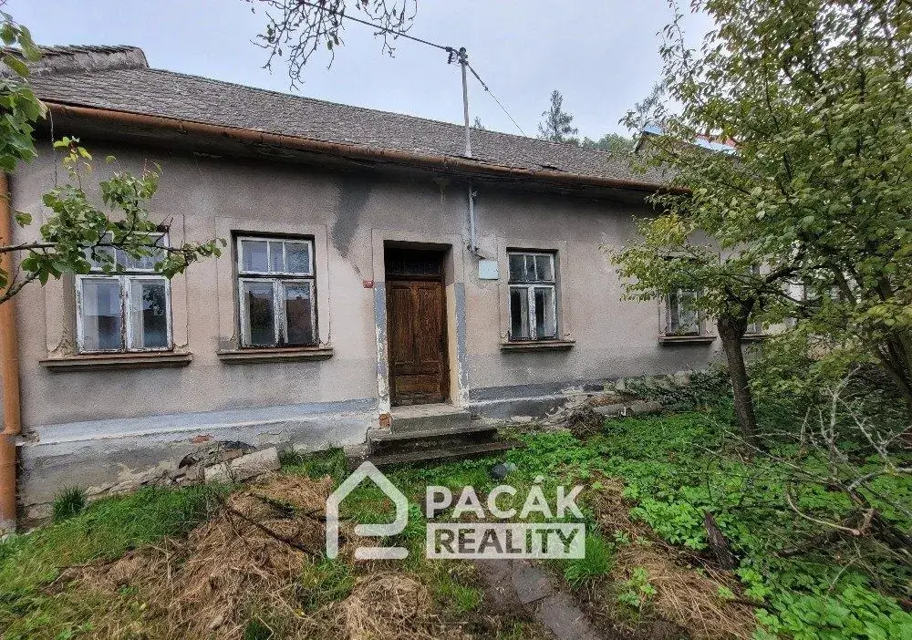 Prodej cihlového rodinného domu v atraktivní lokalitě v Týně