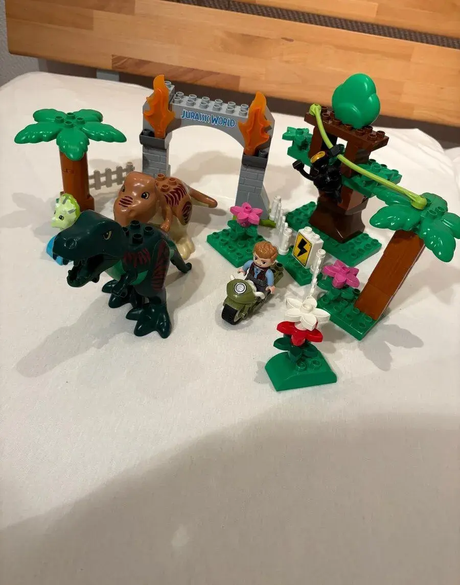 LEGO Duplo 10939 + 5597 set Jurassic World