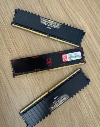 24 GB DDR4 RAM (2400 MHz) – otestovaný set