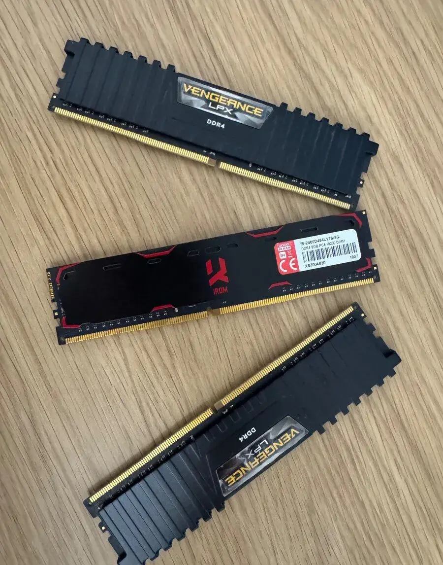24 GB DDR4 RAM (2400 MHz) – otestovaný set