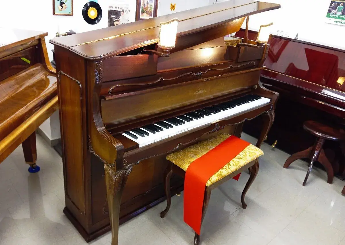 Značkové pianino Schimmel mod.Rococo-Dovoz zdarma
