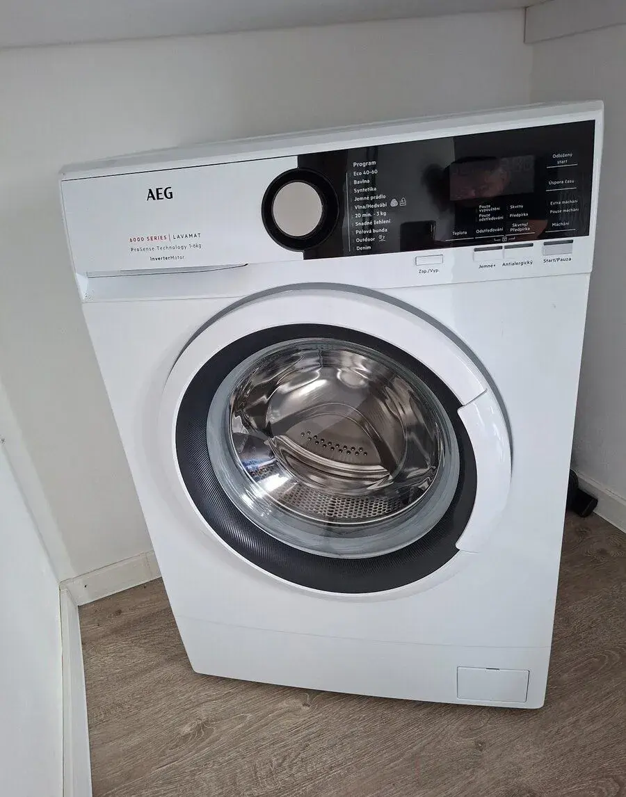 AEG zánovní pračka 6 kg stav