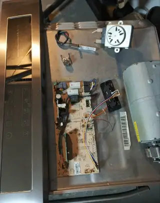 Hotpoint ARISTON vestavná trouba