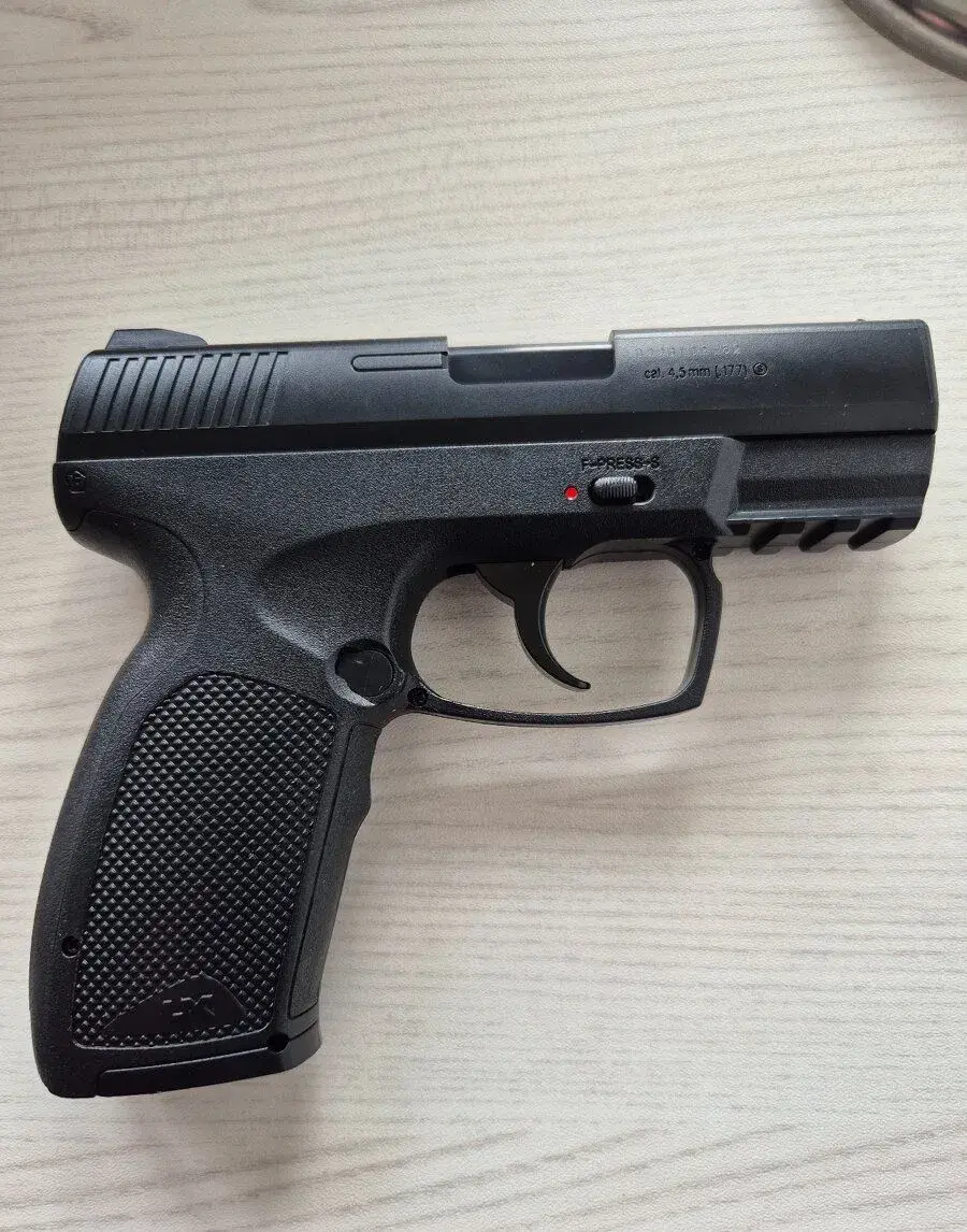 Pistole Umarex UX TDP 45 na co2, 4.5mm