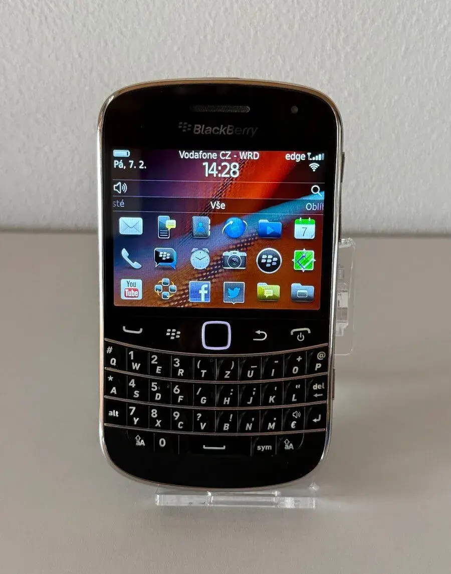 BlackBerry® Bold 9900 Black QWERTZ (1)