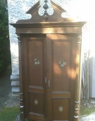 Starožitná Selská Malovaná skříň se sloupky Retro