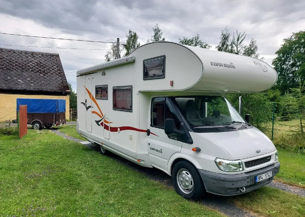Obytný vůz Eura Mobil (Ford Transit 125 T350)