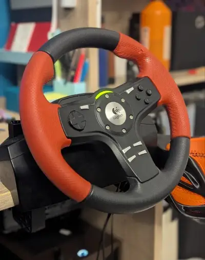 Volant Logitech formula Force