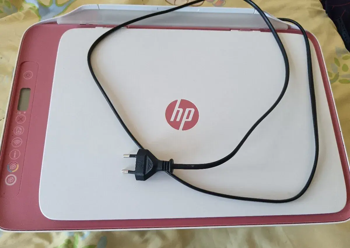 HP tiskárna +barvy
