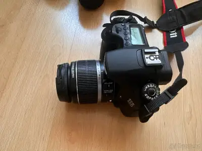 Canon EOS 60D + 4 objektivy, brašna a hromada příslušenství