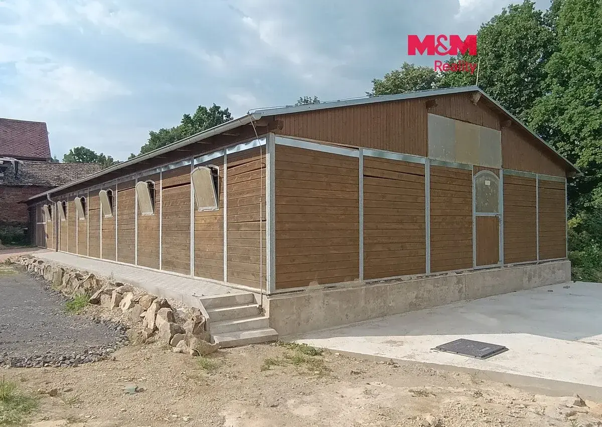Pronájem skladu cca 300 m² se zázemím, Václavice