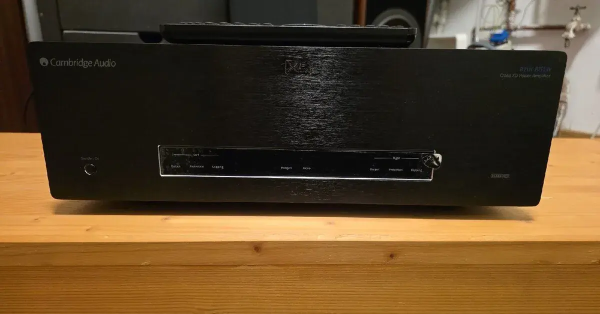 Cambridge azur 851w