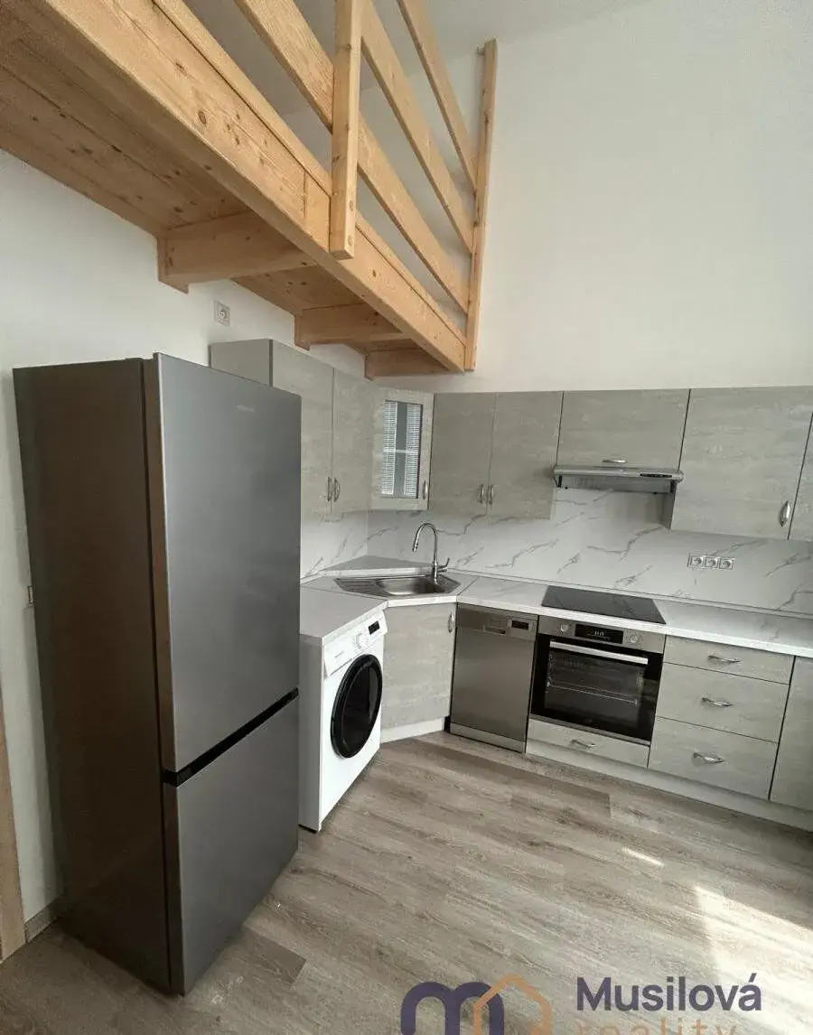 Pronájem bytu 1+kk 30 m2