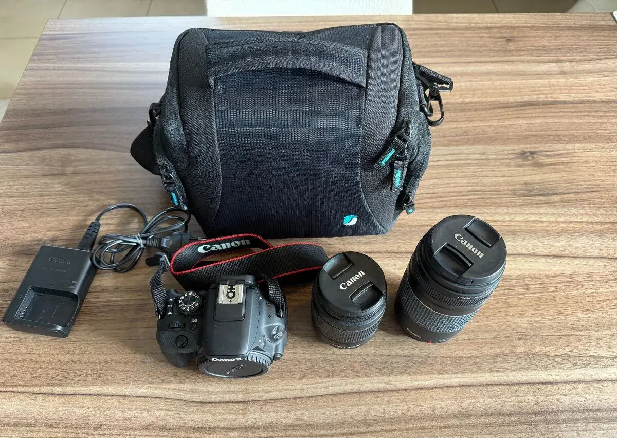 Zrcadlovku Canon EOS 100D + 2x objektiv, 3120 snímků