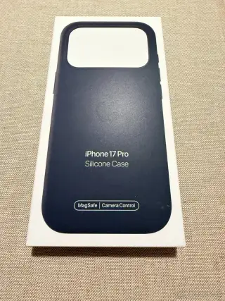 Apple silikonový kryt s MagSafe na iPhone 17 Pro – černý