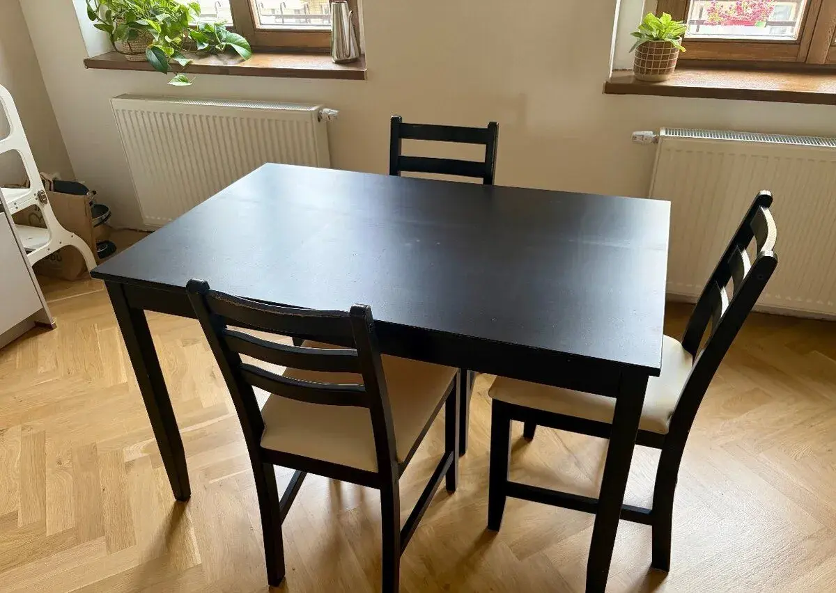 Jídelní stůl se 4 židlemi ILEA LERHAMN