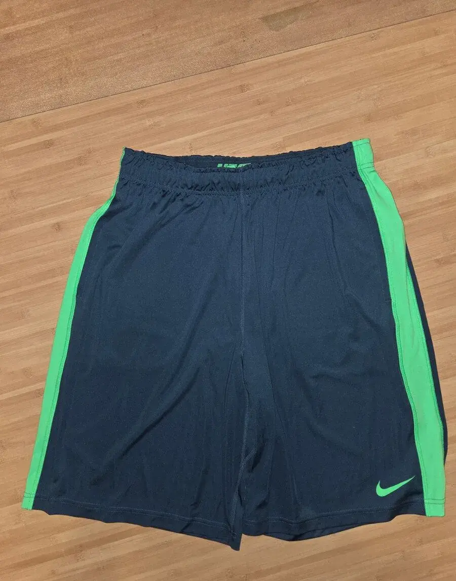 Kraťasy NIKE DRI-FIT, vel. L