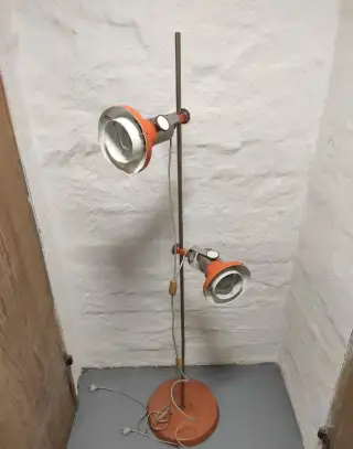 RETRO STOJATÁ LAMPA ORANŽOVÁ - JOSEF HŮRKA