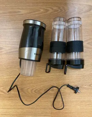 Mixér na Shakes a Smoothies 2x lahev + 1 kelímek
