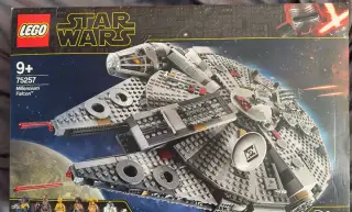 LEGO Star Wars 75257 Millennium Falcon