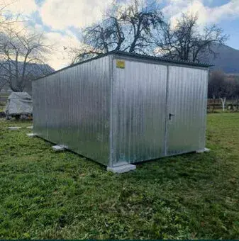 Akční nabídka Plechová garáž 3x5m, v 2 jakosti.
