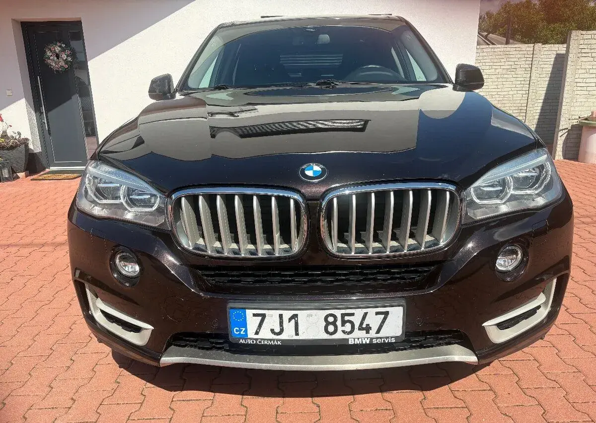 BMW X5 – 2016, 263 000 km